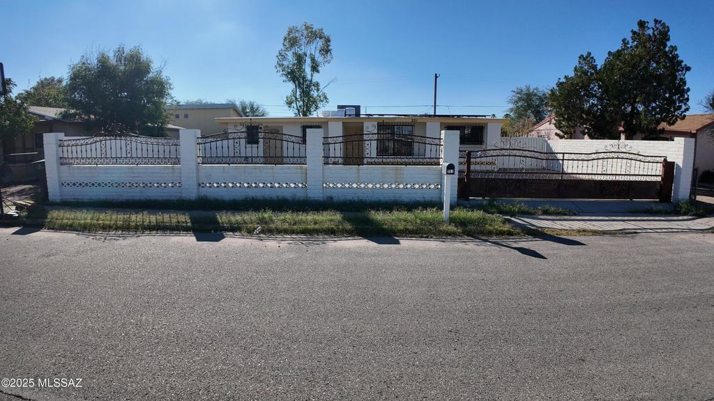 251 W Missouri Street, Tucson, AZ 85714
