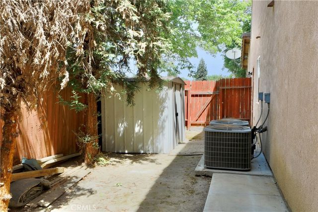 10619 Grand Prairie Dr, Bakersfield, CA 93311
