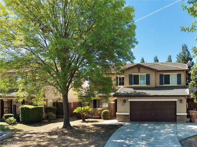 10619 Grand Prairie Dr, Bakersfield, CA 93311