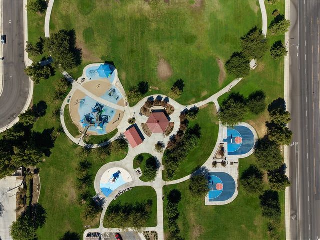 10619 Grand Prairie Dr, Bakersfield, CA 93311