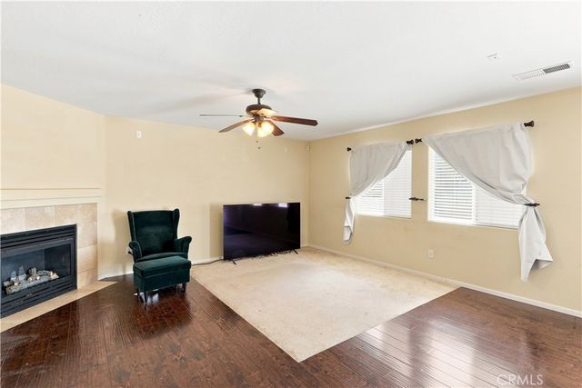 10619 Grand Prairie Dr, Bakersfield, CA 93311