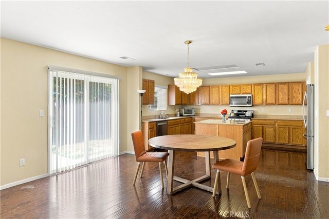 10619 Grand Prairie Dr, Bakersfield, CA 93311