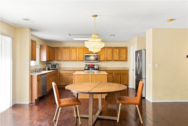 10619 Grand Prairie Dr, Bakersfield, CA 93311