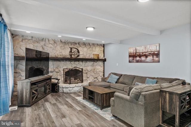 100 HADDON AVE, Gibbsboro, NJ 08026
