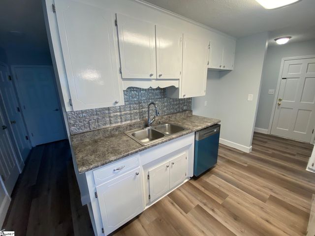 75 Creekfield Road, Clinton, SC 29325