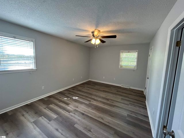 75 Creekfield Road, Clinton, SC 29325