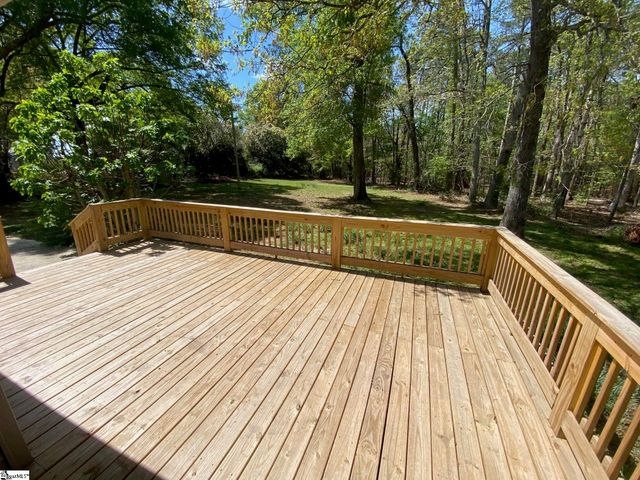 75 Creekfield Road, Clinton, SC 29325