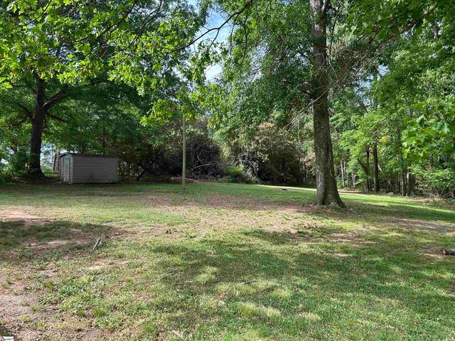75 Creekfield Road, Clinton, SC 29325