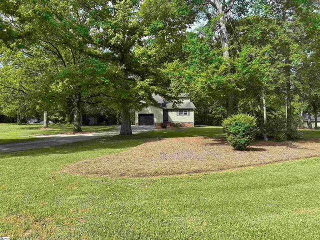 75 Creekfield Road, Clinton, SC 29325