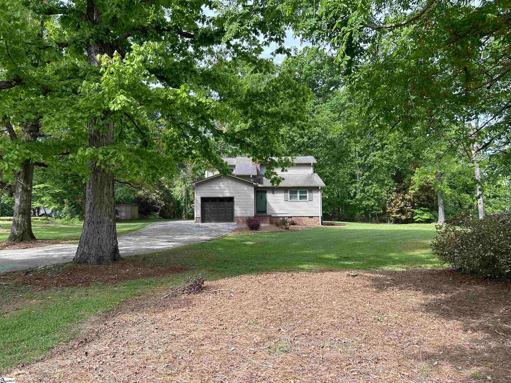 75 Creekfield Road, Clinton, SC 29325