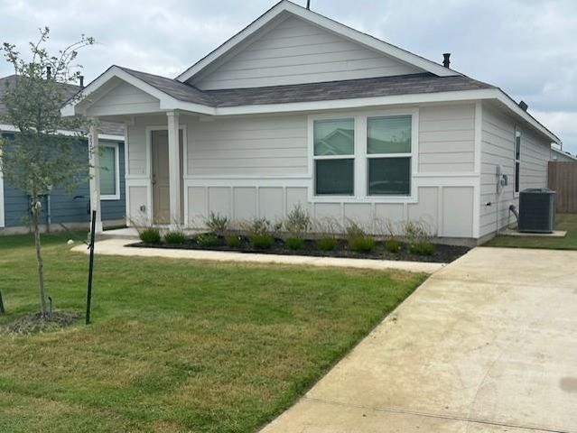 2215 Cyclone DR, Lockhart, TX 78644
