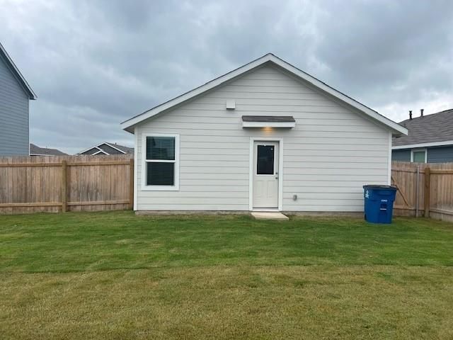 2215 Cyclone DR, Lockhart, TX 78644