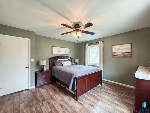 1711 N Wedgewood Rd Road, Sioux Falls, SD 57107