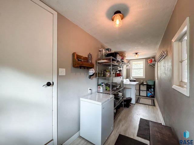1711 N Wedgewood Rd Road, Sioux Falls, SD 57107