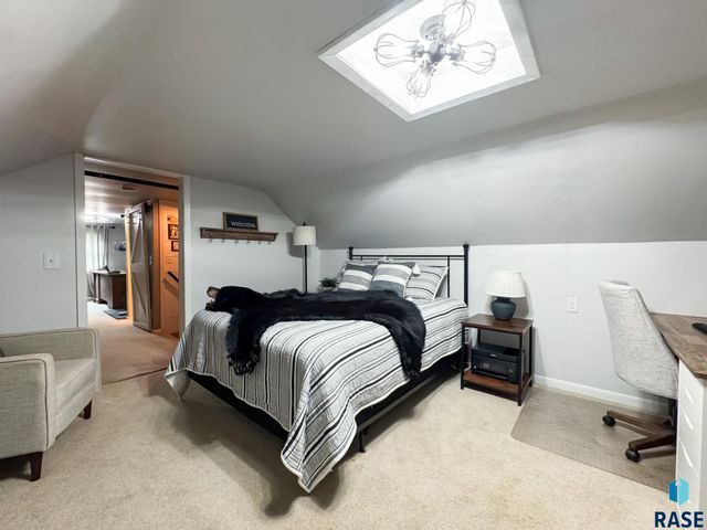 1711 N Wedgewood Rd Road, Sioux Falls, SD 57107