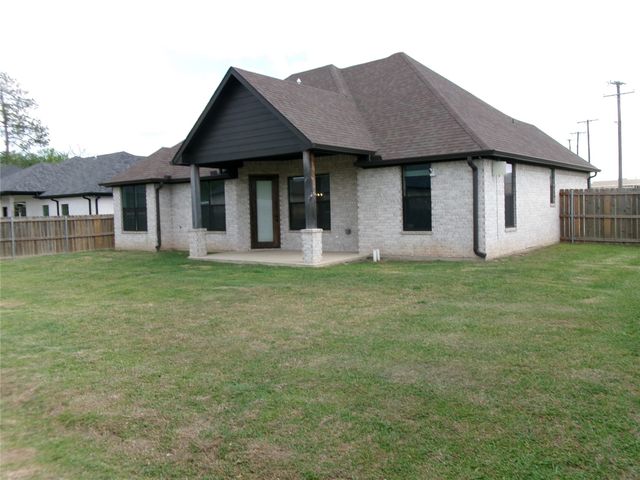 137 Stadium Lane, Van, TX 75790