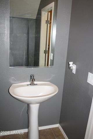 10225 W CAMELBACK Road 19, Phoenix, AZ 85037