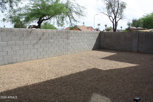 10225 W CAMELBACK Road 19, Phoenix, AZ 85037