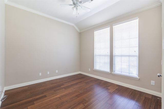 5500 Ledgestone Drive, Fort Worth, TX 76132