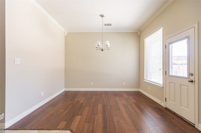 5500 Ledgestone Drive, Fort Worth, TX 76132