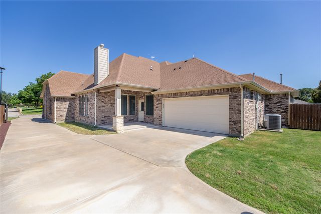 5500 Ledgestone Drive, Fort Worth, TX 76132