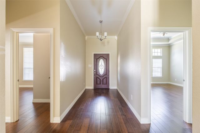 5500 Ledgestone Drive, Fort Worth, TX 76132