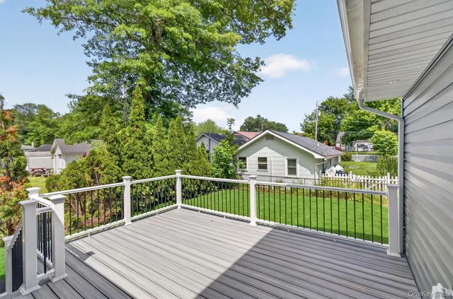 72 Murray Road, Greenwood Lake, NY 10925