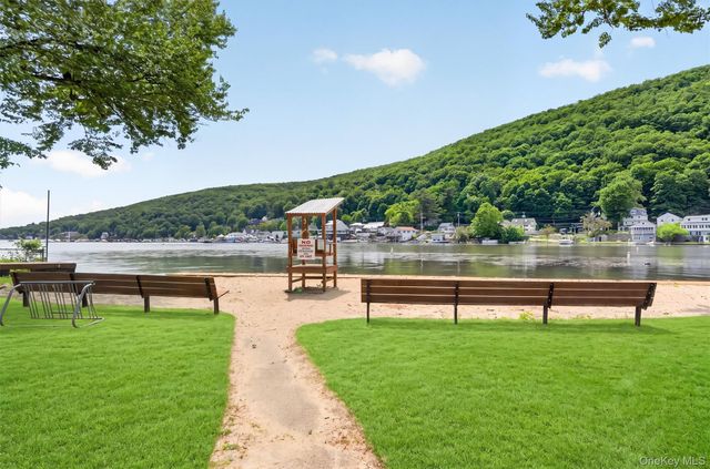 72 Murray Road, Greenwood Lake, NY 10925