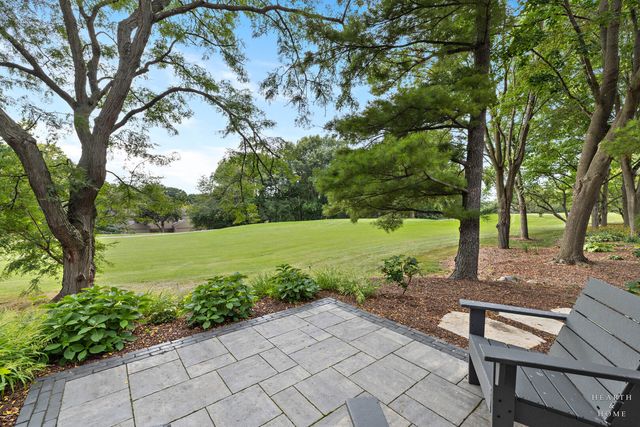 320 Oak Hill Road, Lake Barrington, IL 60010