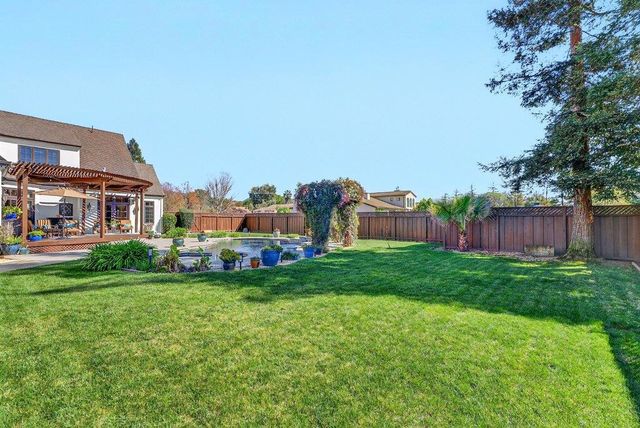 12575 Foothill Avenue, San Martin, CA 95046