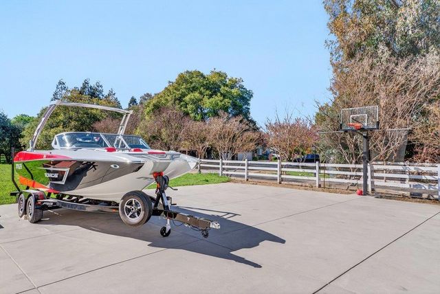 12575 Foothill Avenue, San Martin, CA 95046