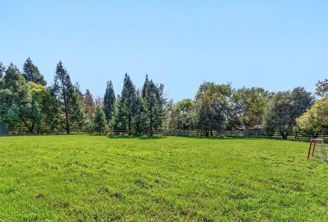 12575 Foothill Avenue, San Martin, CA 95046