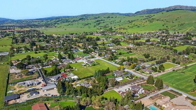 12575 Foothill Avenue, San Martin, CA 95046