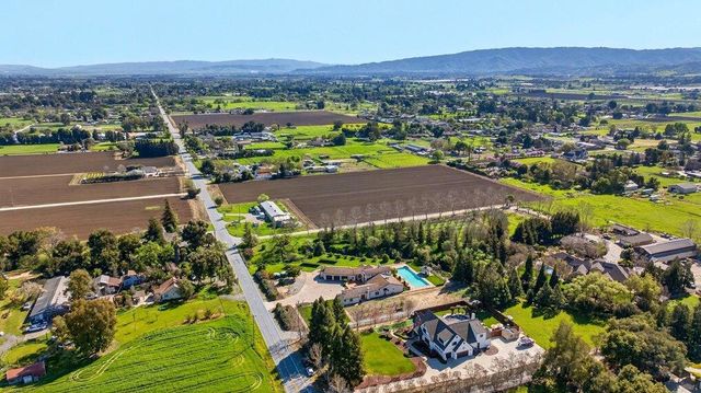 12575 Foothill Avenue, San Martin, CA 95046