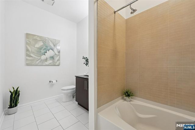 1101 Riverview Avenue 101, Englewood, NJ 07631