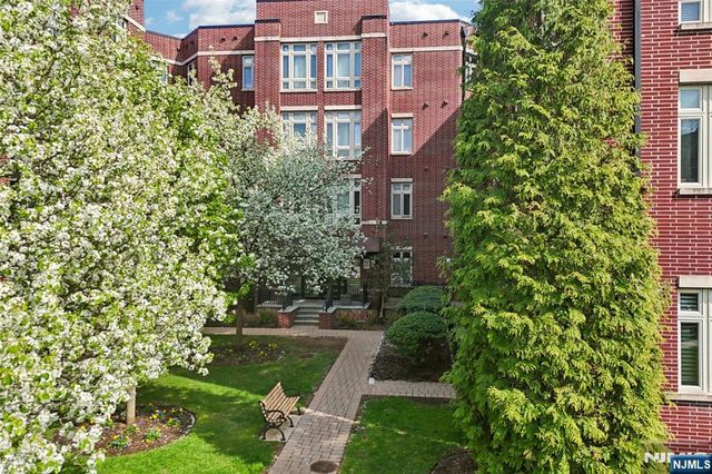 1101 Riverview Avenue 101, Englewood, NJ 07631