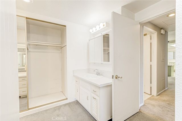 957 Calle Aragon O, Laguna Woods, CA 92637