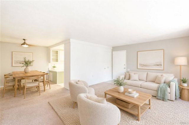 957 Calle Aragon O, Laguna Woods, CA 92637