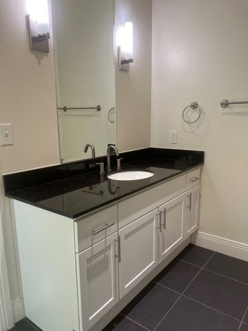 8066 Park Lane 1005, Dallas, TX 75231