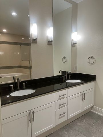 8066 Park Lane 1005, Dallas, TX 75231