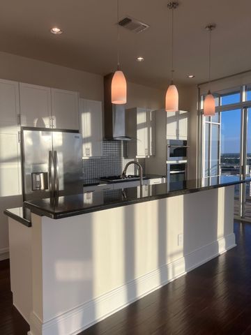 8066 Park Lane 1005, Dallas, TX 75231