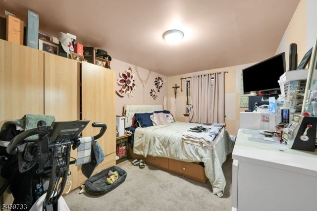 83 Pacific St, Newark City, NJ 07105