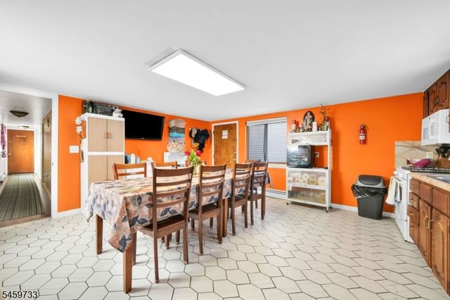 83 Pacific St, Newark City, NJ 07105