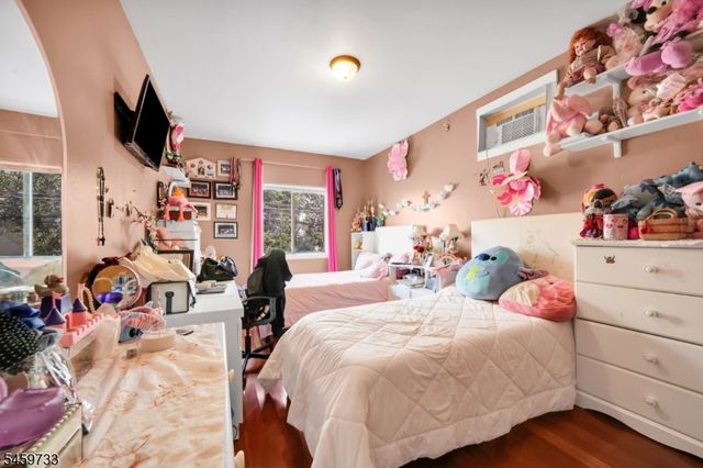 83 Pacific St, Newark City, NJ 07105