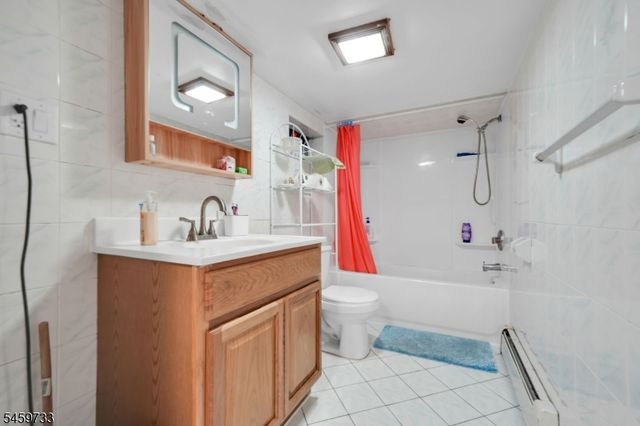 83 Pacific St, Newark City, NJ 07105