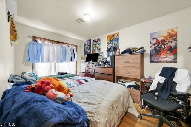 83 Pacific St, Newark City, NJ 07105