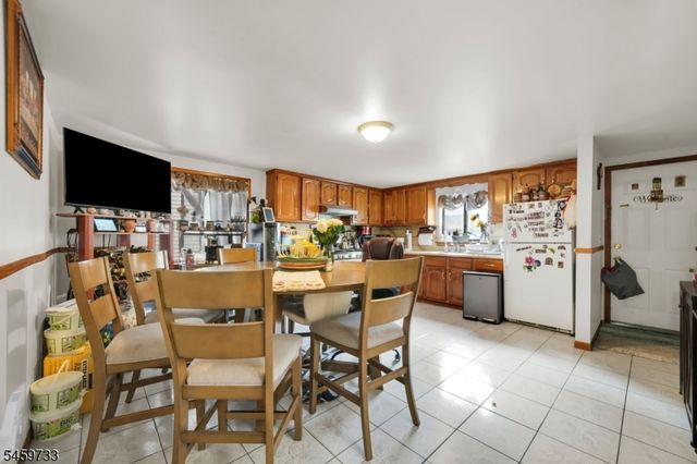 83 Pacific St, Newark City, NJ 07105
