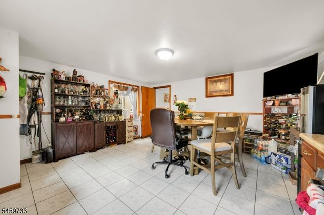 83 Pacific St, Newark City, NJ 07105