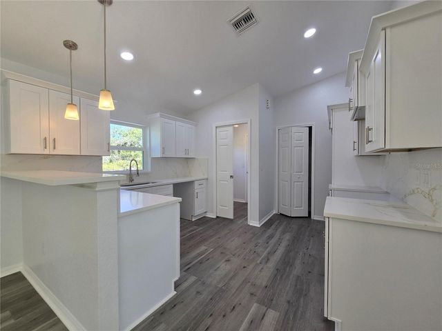 35 SEQUOIA TRAIL, Ocklawaha, FL 32179
