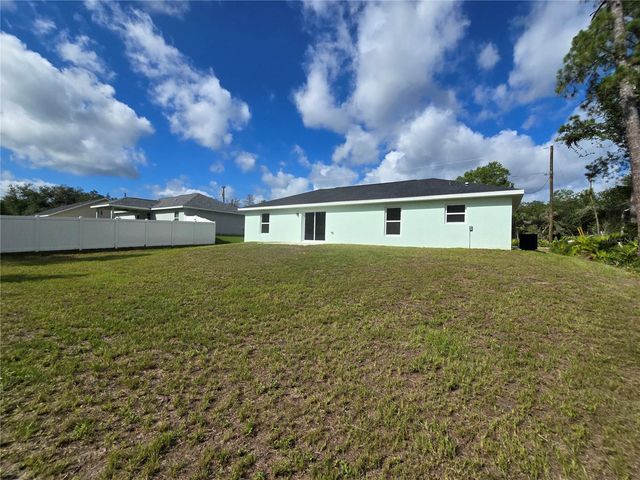 35 SEQUOIA TRAIL, Ocklawaha, FL 32179